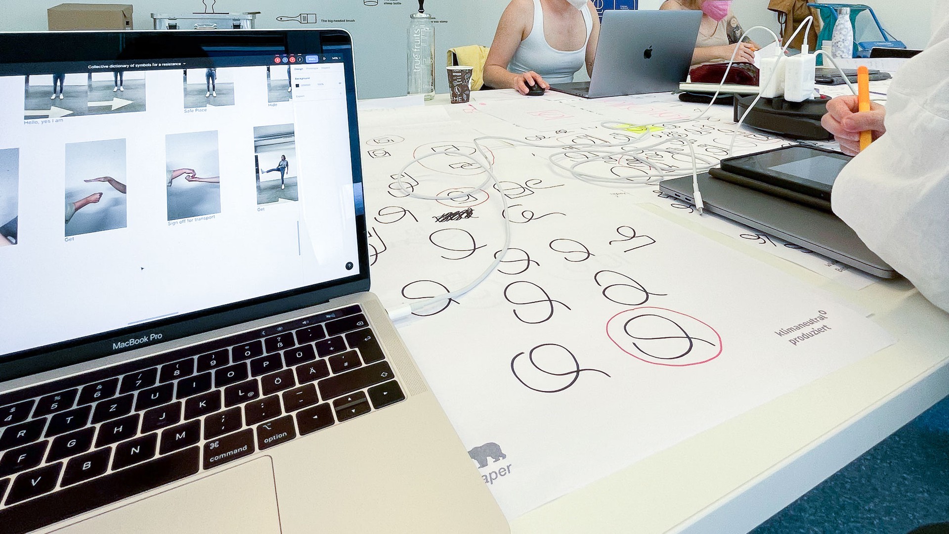 Behind the scenes 10